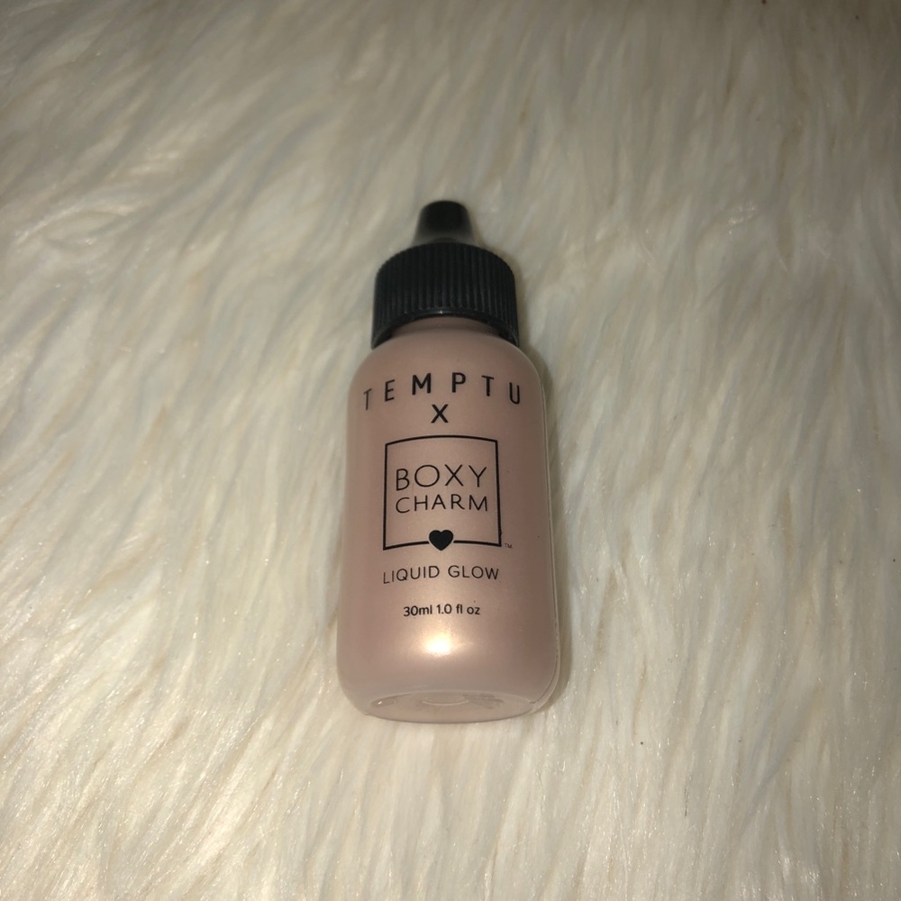 Temptu liquid highlighter